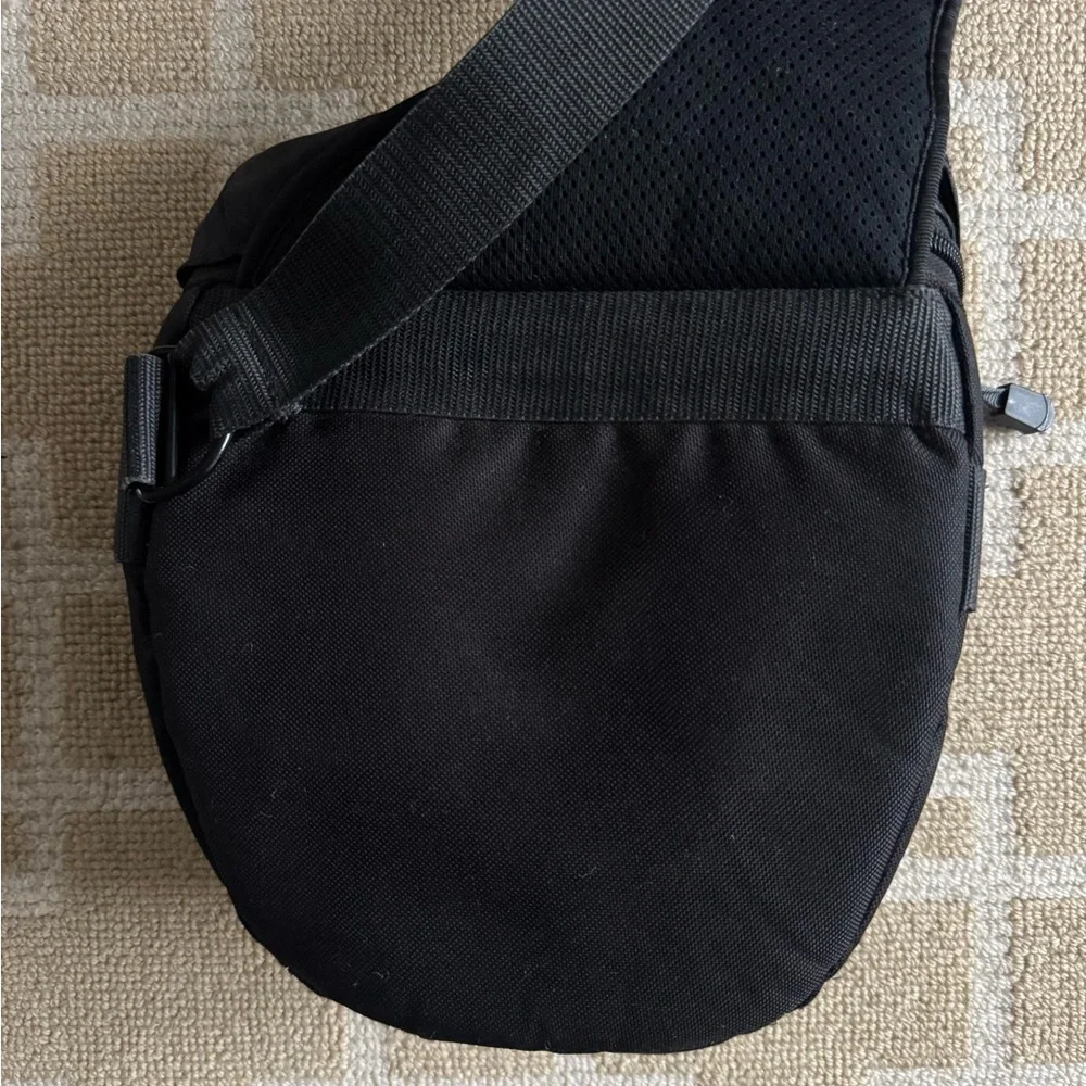 Tamrac Camera Shoulder Bag Black Padded Crossbody DSLR Travel Case